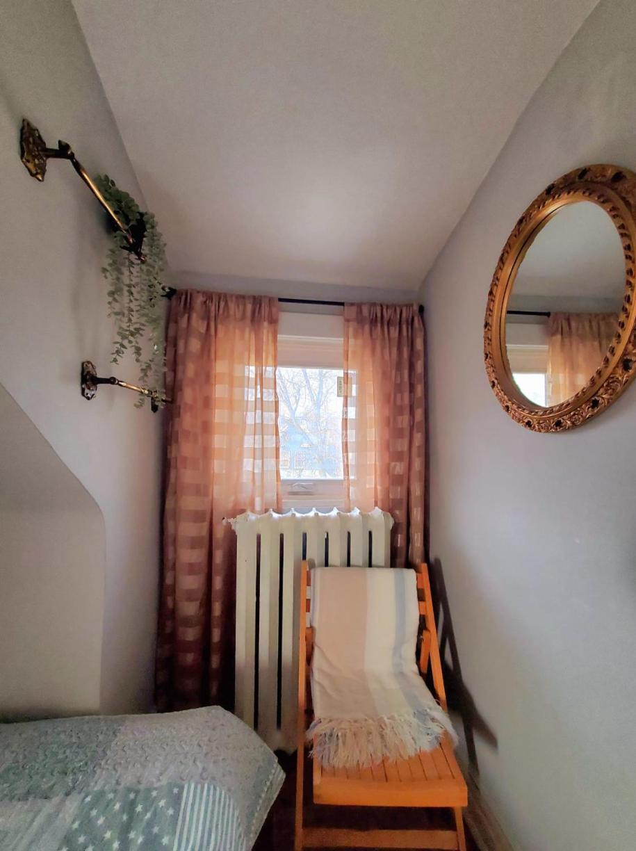 Merj'S Guest House In Wolesly ウィニペグ エクステリア 写真